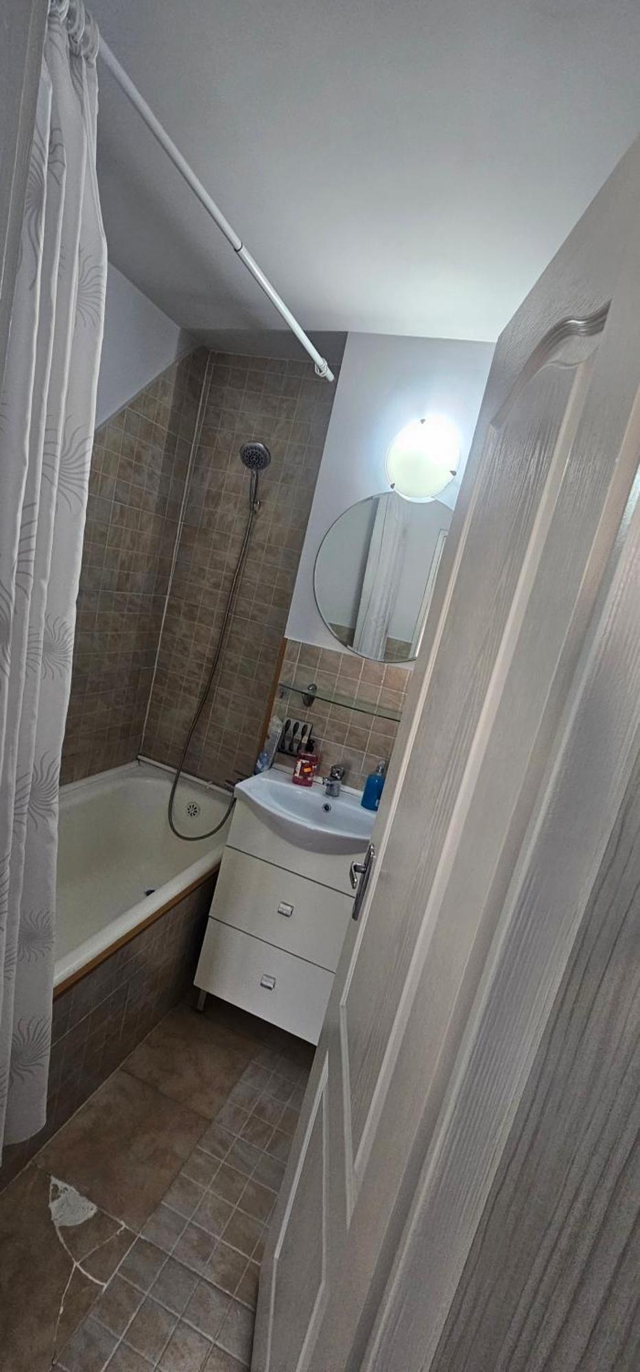 Garsoniera Regim Dni Apartment เปโตรชานิ ภายนอก รูปภาพ